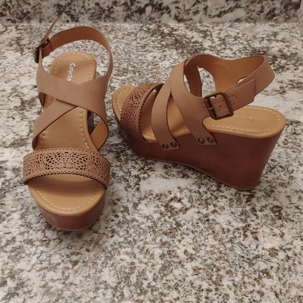 Tan wedges
